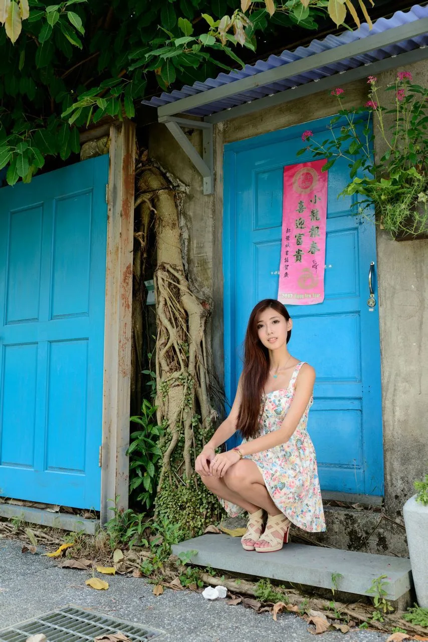 Những bức ảnh ngoài trời tuyệt đẹp của Kila Liao Tingling trong chiếc váy. - 10
