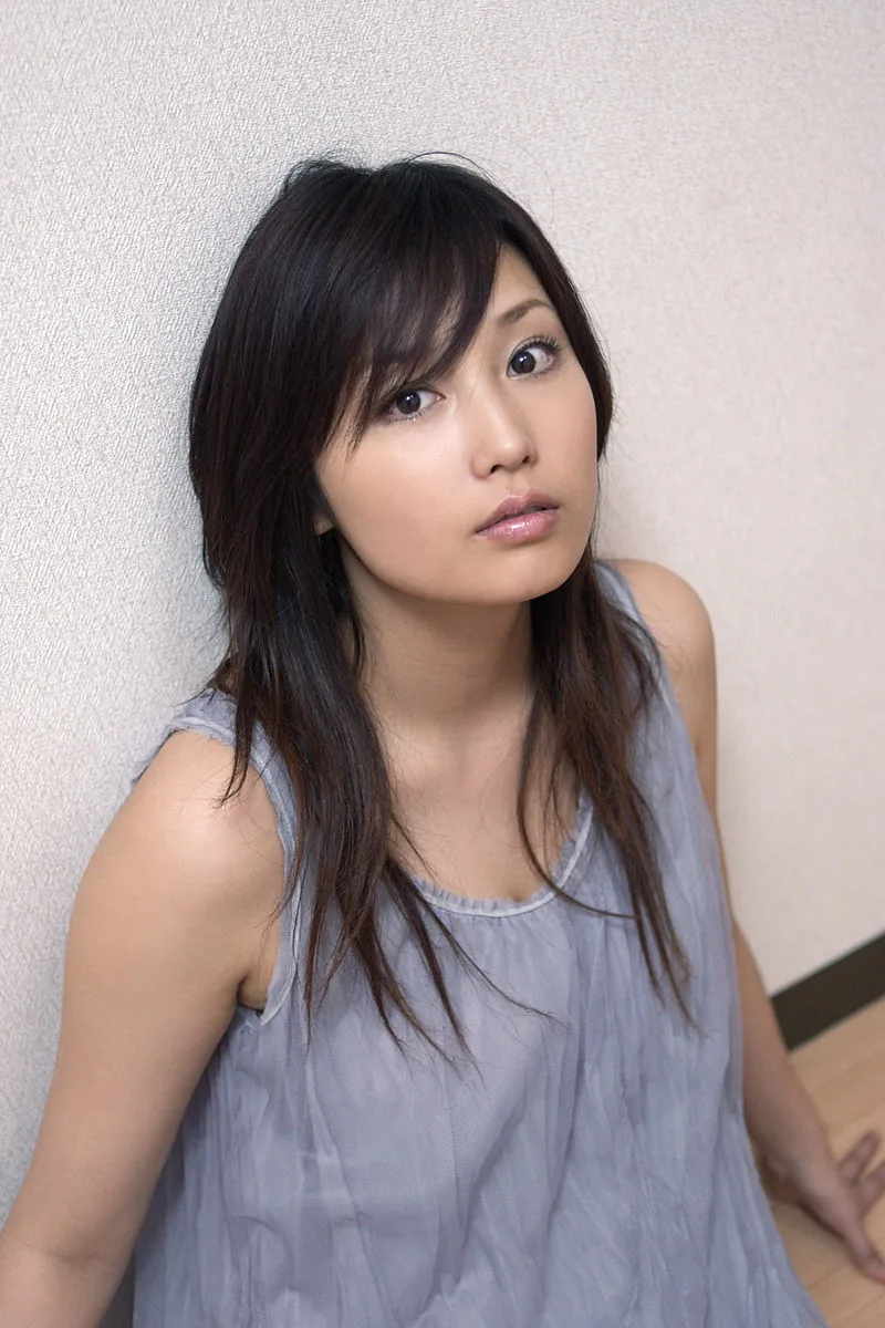 [Mặt trước] Sách ảnh "Chỉ Một Căn Phòng" của Yoko Mitsuya - 25